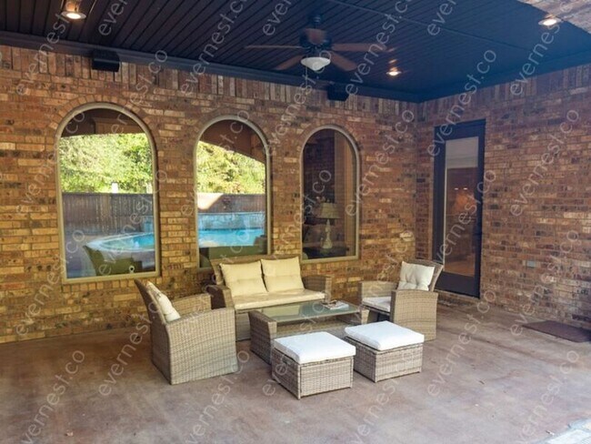 Building Photo - 6587 Westminster