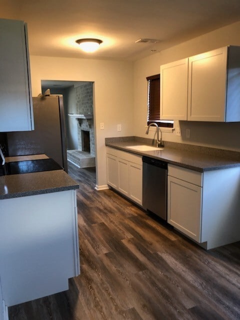 Building Photo - Forest Hills Completely Remodeled Duplex