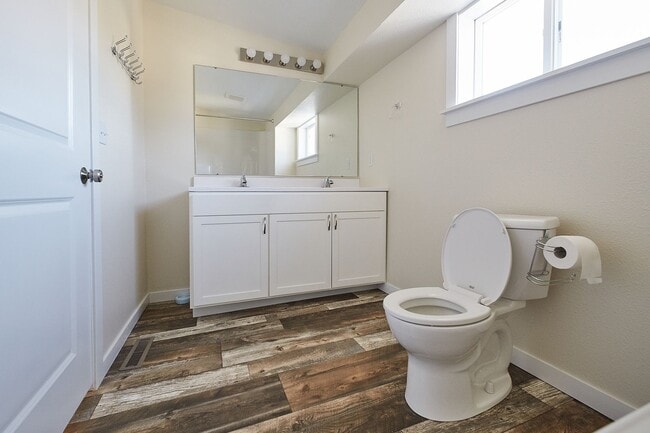 Building Photo - Lincoln