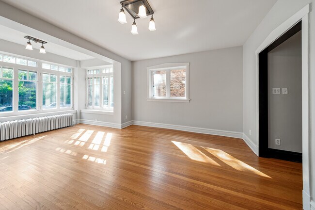 Building Photo - 4710 N Talman Ave