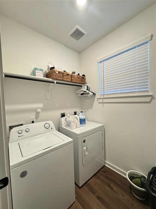 Building Photo - 6630 Escondido Dr