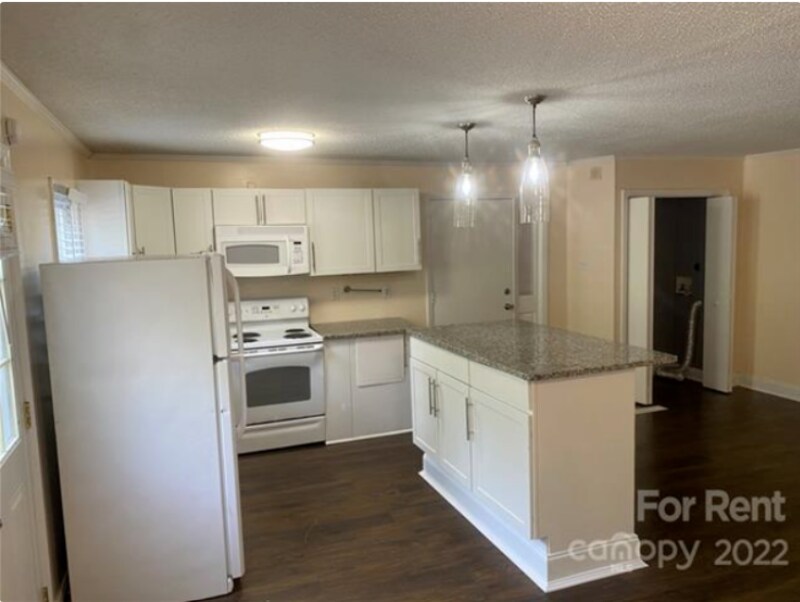 Building Photo - 718 E Maple Ave