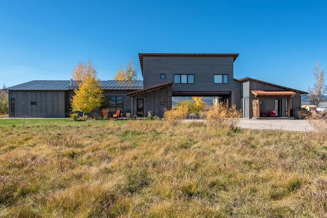Building Photo - 5420 S 2000 W
