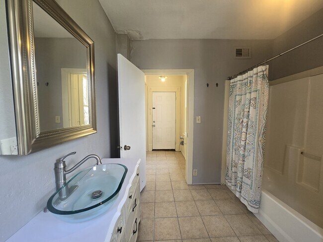 Building Photo - 2814 Avenue O 1/2