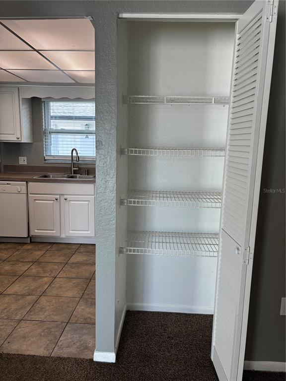 Building Photo - 5807 Erin Ln S