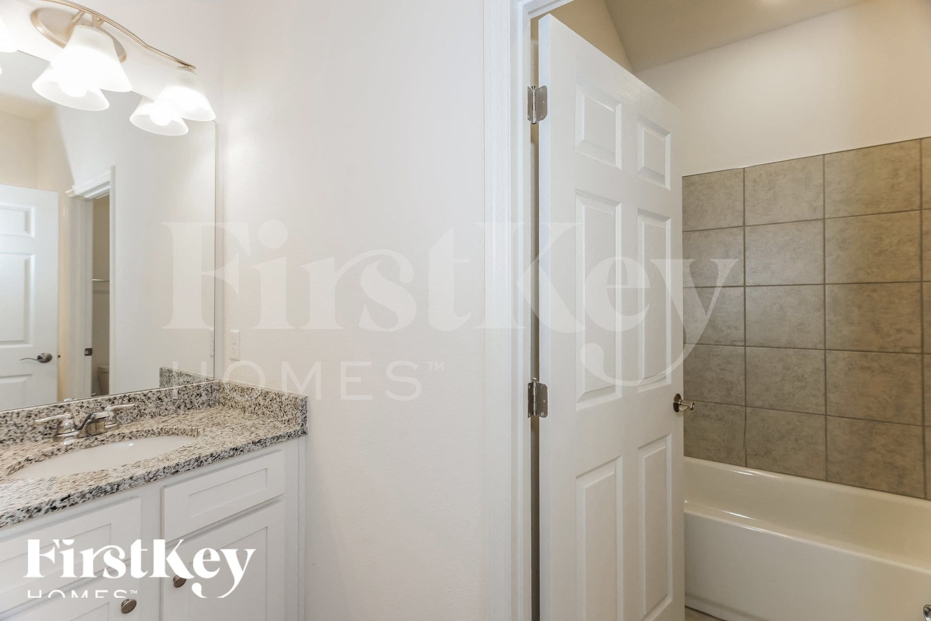 Building Photo - 1606 Isleta Lp