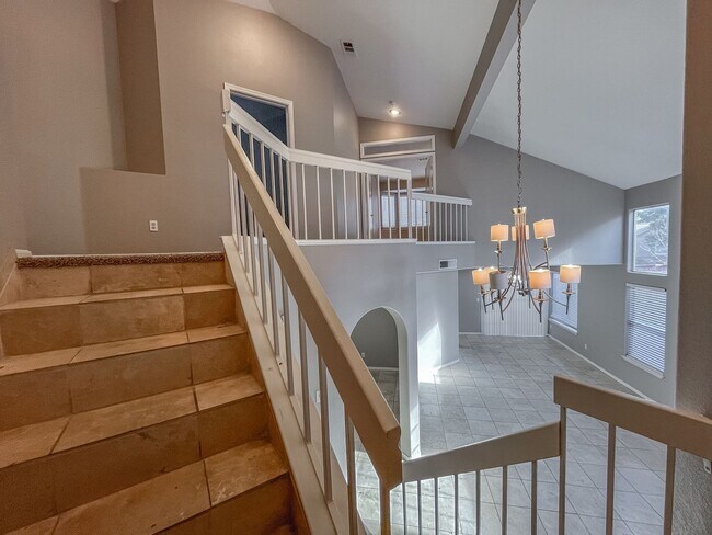 Building Photo - Spacious 4-Bedroom Home in Prime Green Val...