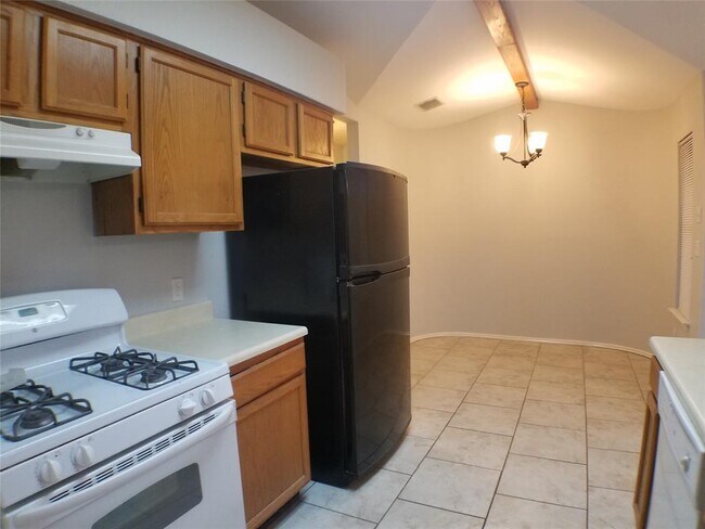 Building Photo - 8310 Los Ranchos Dr