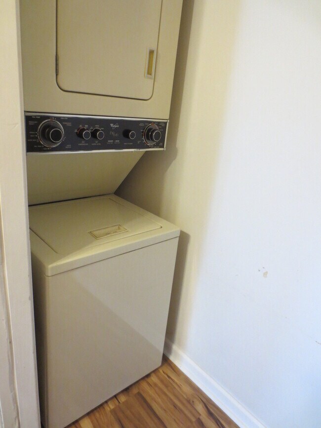 Building Photo - Cute n cozy Condo near Princess Anne & Salem Rd Va Beach