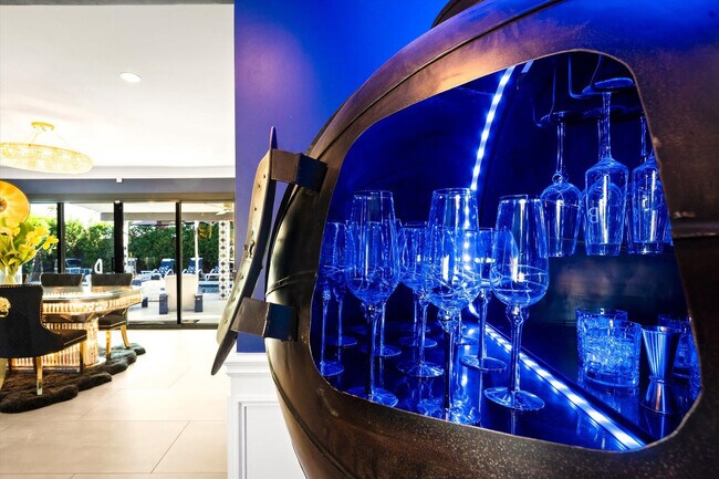 Building Photo - 8543 E Valley Vista Dr