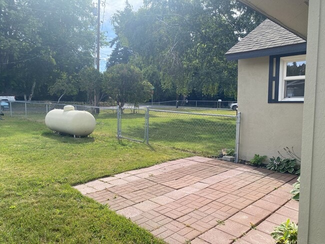 Building Photo - 3-Bedroom Home - Receive $300 off your fir...