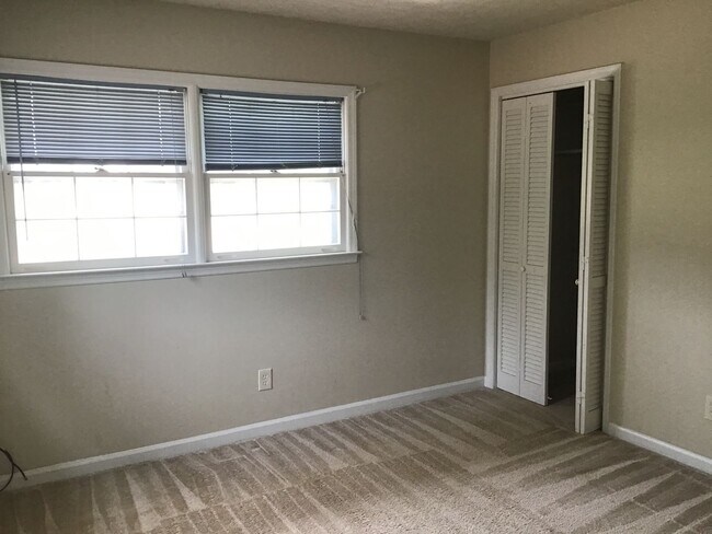 Building Photo - Dorsett6863