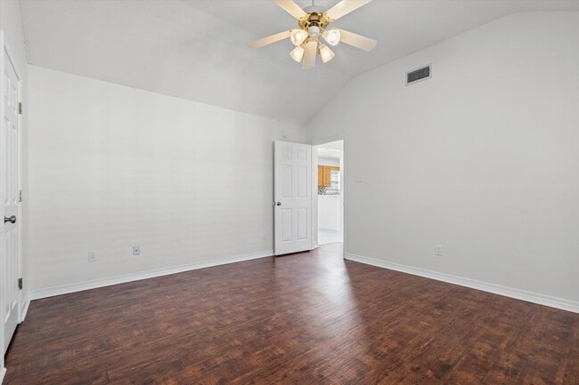 Building Photo - 605 Westchase Ct S