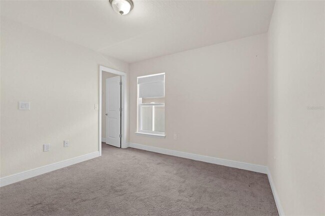 Building Photo - 424 Buchannan Dr