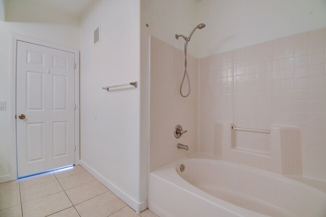 Building Photo - Beautiful 2 BR In Gated 89052 Community