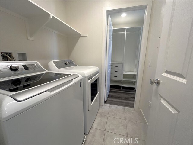 Building Photo - 253 S Vermont Ave