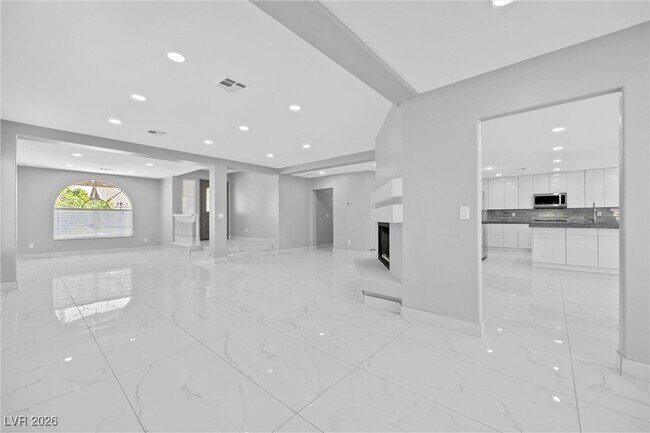 Building Photo - 265 Via Malorca St