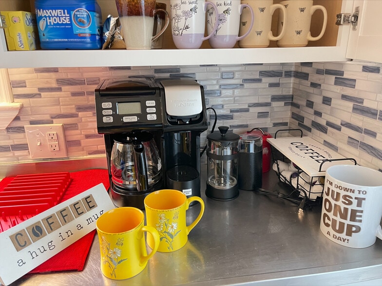 Coffee bar - 120 Edgemont Rd