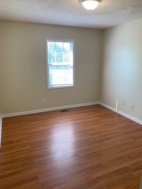 Building Photo - 3935 Sterling Pointe Dr
