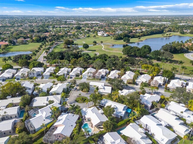 Building Photo - 15241 Wilshire Ct