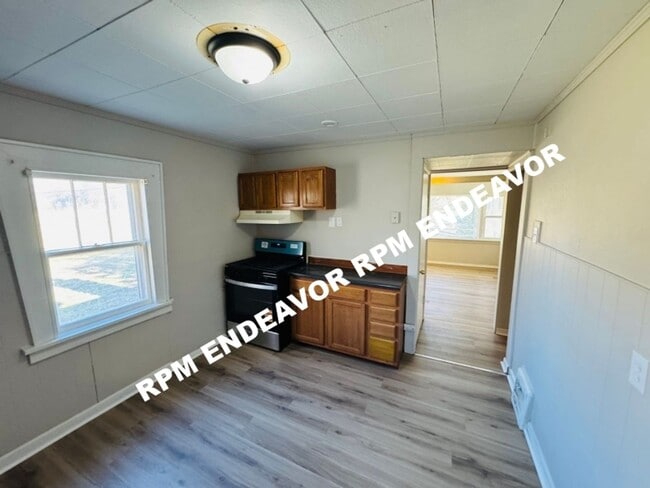 Building Photo - “Move-In Ready 2BR St. Louis Home with Bonus Room"