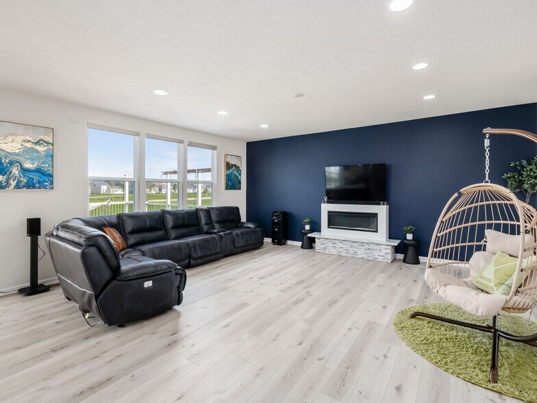 Building Photo - 274 Cambie Dr