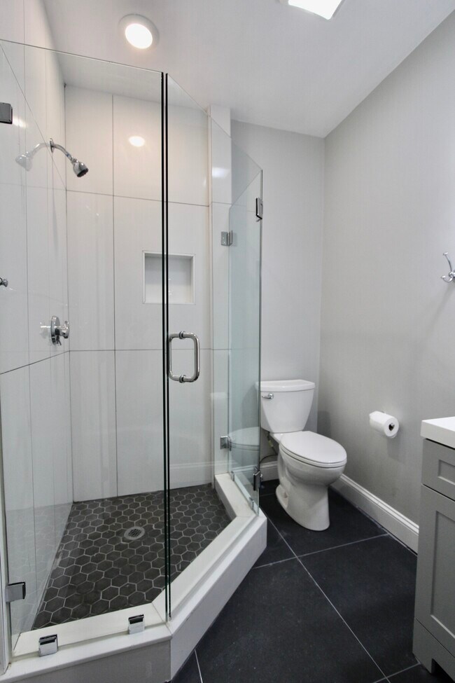 Building Photo - 248 Main St