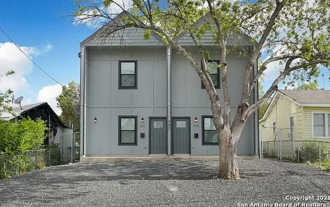 Building Photo - 707 Runnels Ave