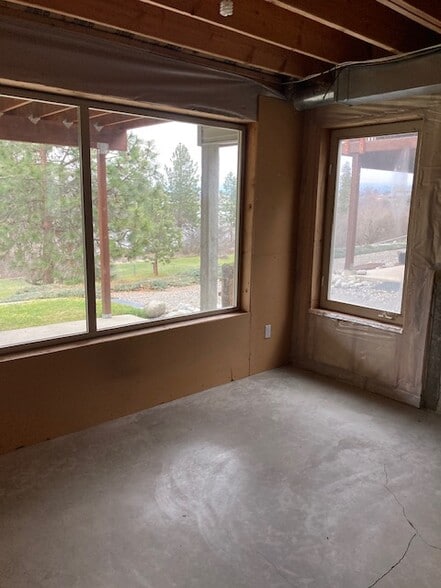 Building Photo - 18317 E Riverway Ave