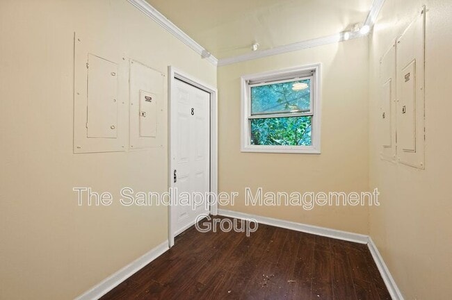 Building Photo - 4133-1 St John's Avenue