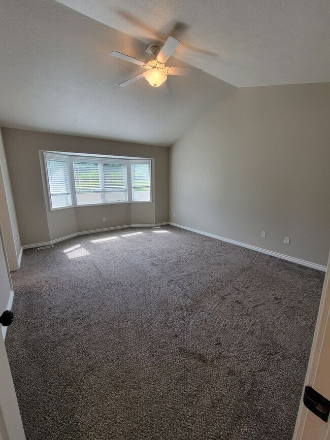 Building Photo - Beautiful, Custom Home in Comore Loma on 2 Acre Lot!  4 Beds, 3 Baths by Real Property Management