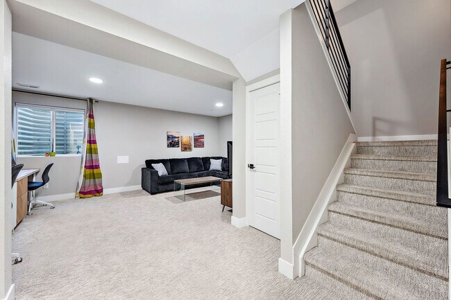 Building Photo - 2869 W Parkside Pl