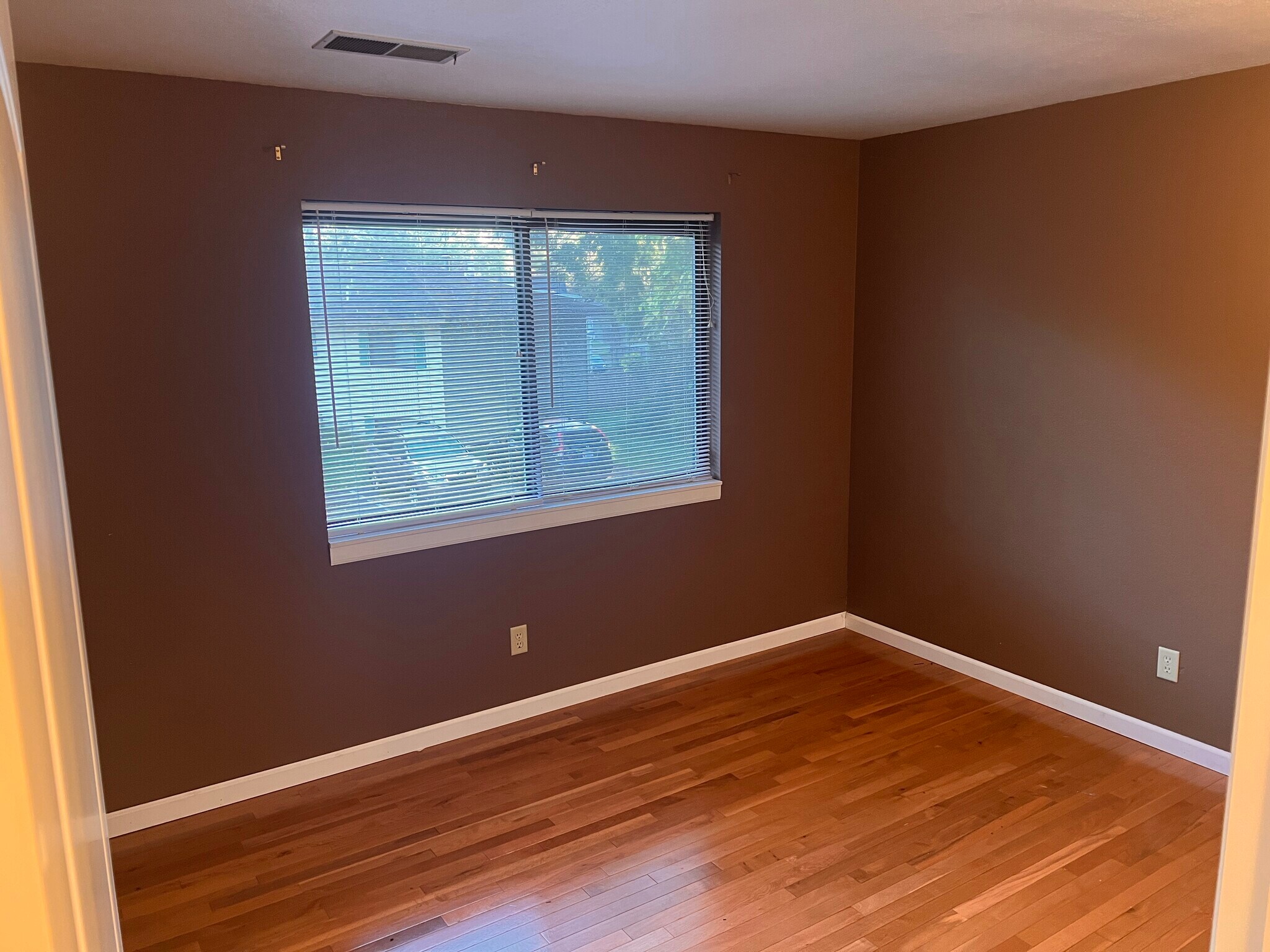 Building Photo - 818 Carrier Creek Blvd NE