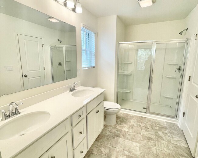 Building Photo - 3 br  Quiet community, paired Home minutes from I-77 and I-40