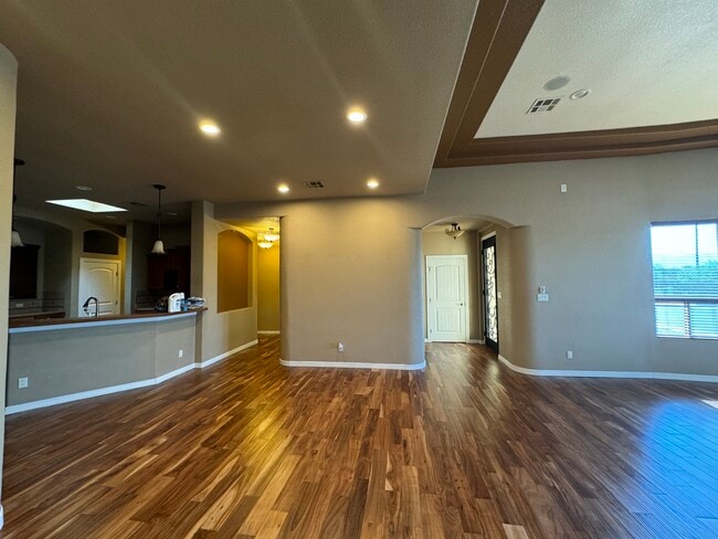 Building Photo - 682 La Melodia Dr