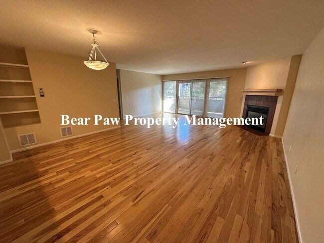 Building Photo - "Great  2-Bed, 2-Bath Condo Genesee"