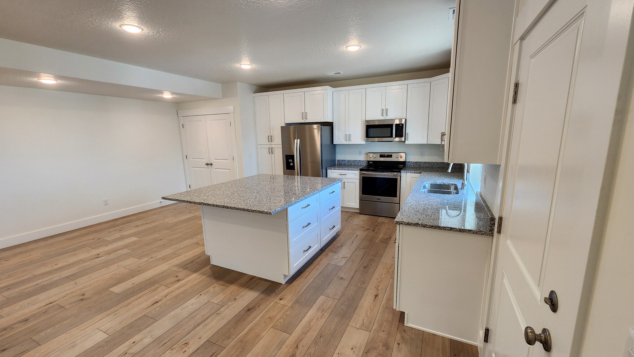 Kitchen, Pantry, Nook, & Laundry - 1467 N Orchard Ridge Ln