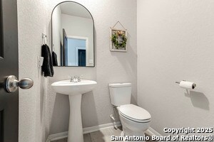 Building Photo - 7919 Deepwell Dr