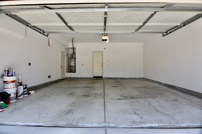 Building Photo - AVAILABLE NOW: 4 Bd/3Ba in Great Oak Schoo...