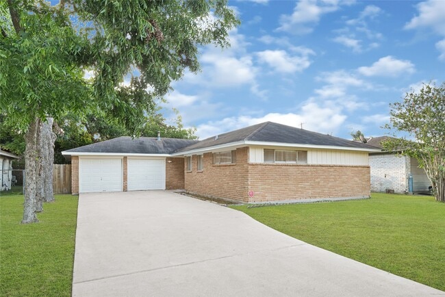 Primary Photo - 957 Kerry Dr