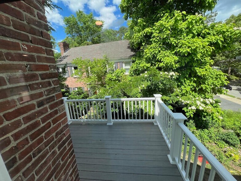 Primary Photo - 1136 Walnut St