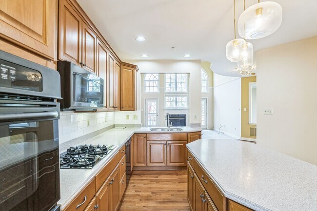 Building Photo - Gorgeous 3-Bedroom Townhome in East Norriton!