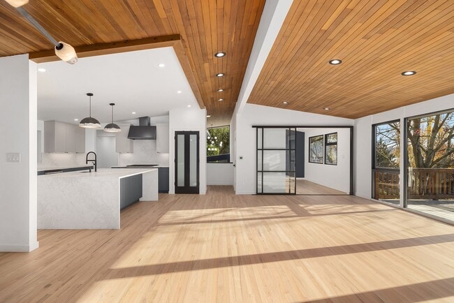 Building Photo - 4148 Boulevard Pl