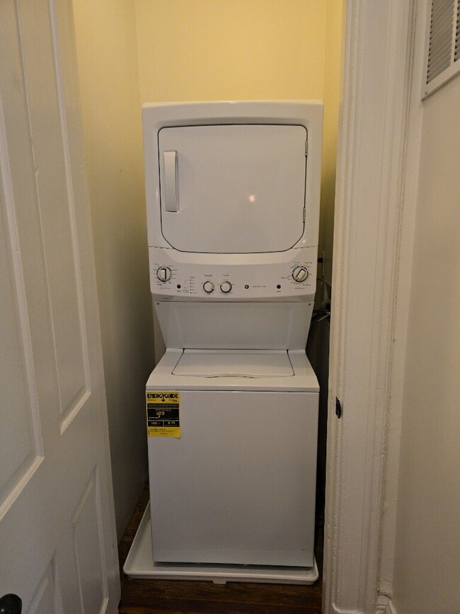 Building Photo - 322 Mulberry St