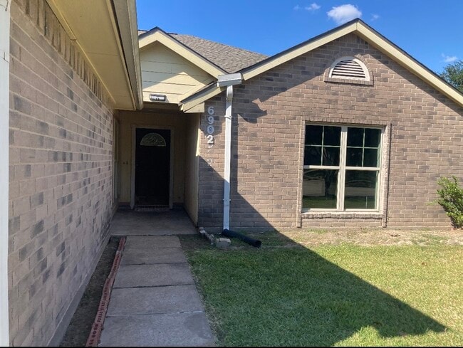 Building Photo - 6902 Oakmantle Dr