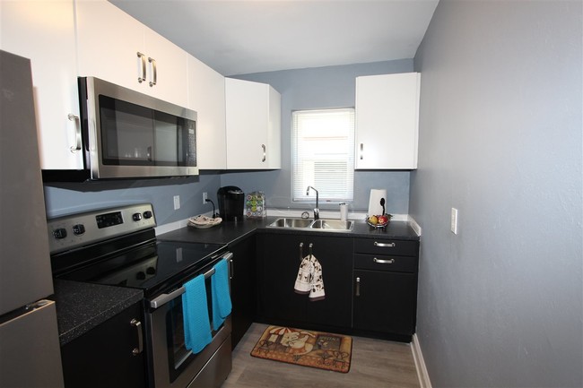 Building Photo - 710 Wailes St