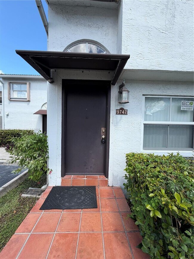 Building Photo - 9747 NW 48th Terrace