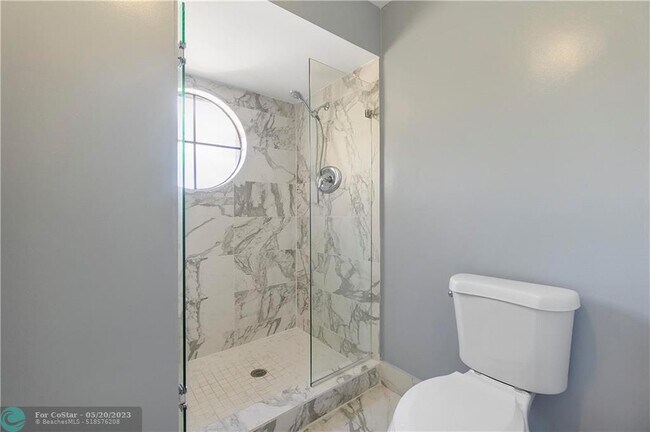 Building Photo - 1920 NW 34th Ave