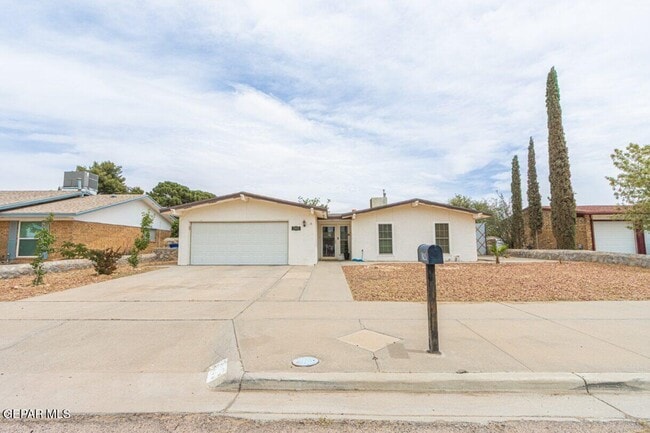 Building Photo - 2425 Anise Dr