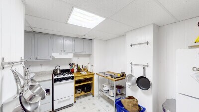 Building Photo - 16 Glenville Ave